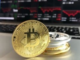 Bitcoin rises to new heights, Apple might be joining in too