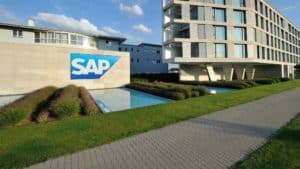 SAP cloud sales grow; expected annual sales adjusted upwards