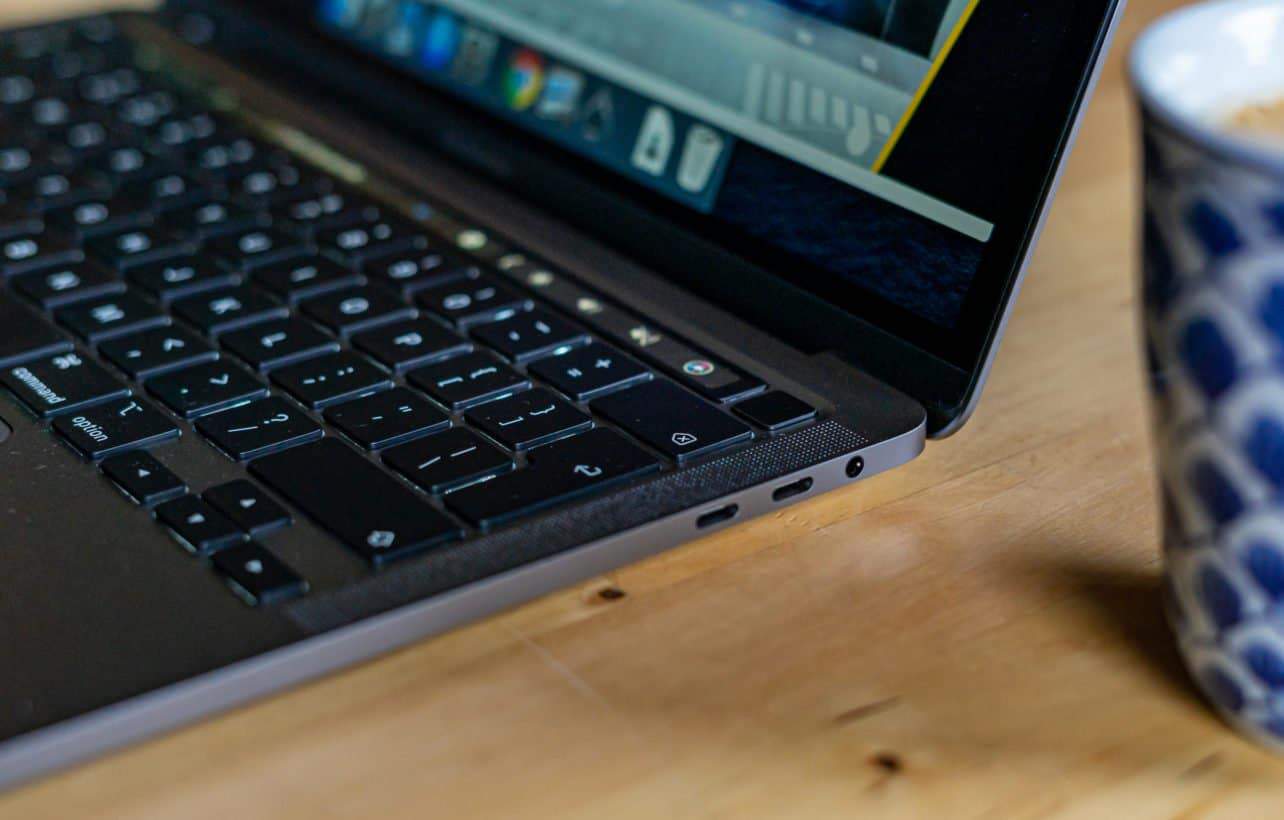 8-Apple-MacBook-Pro-13-2020-06-1284×820-1 8-Apple-MacBook-Pro-13-2020-06-1284×820-1