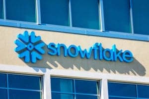 Snowflake acquires ailing search engine Neeva