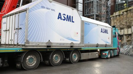 US imposes tighter export restrictions on ASML