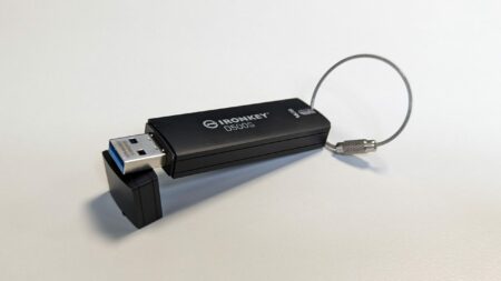 Review: Kingston IronKey D500S – secure USB drive with strong armour