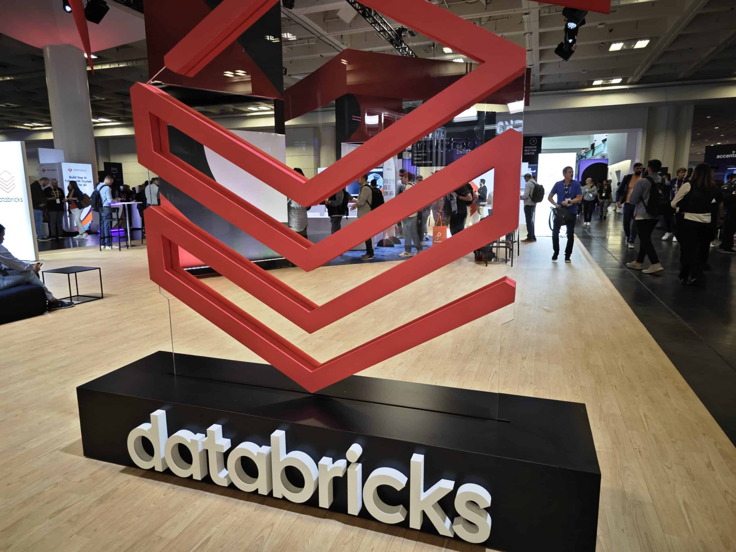 Databricks apvieno datu inženierijuDatabricks apvieno datu inženieriju  