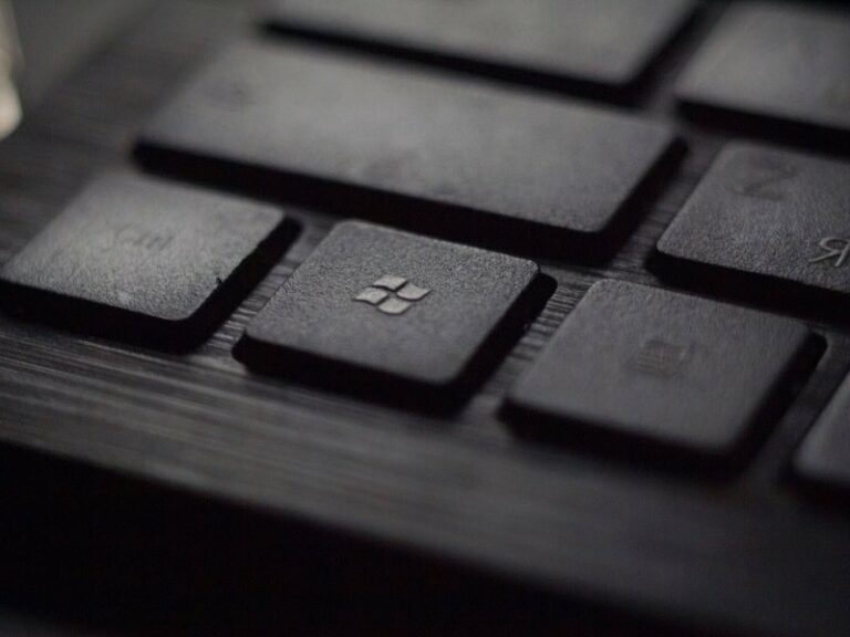Windows update disrupts logins to Azure Virtual Desktop and Outlook