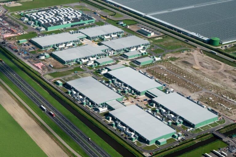 Three arrests in bribery investigation into Dutch Microsoft data center