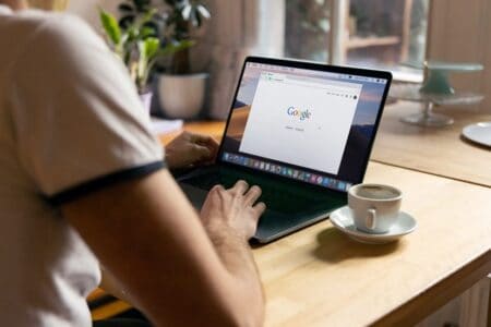 Google may soon show competing shopping and travel platforms