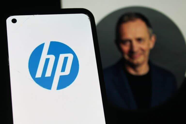 HP CEO makes surprise move to ailing PayPal