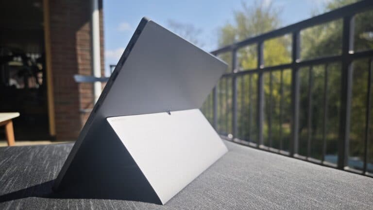 ASUS ZenScreen OLED MQ16FC review: high-fidelity mobility