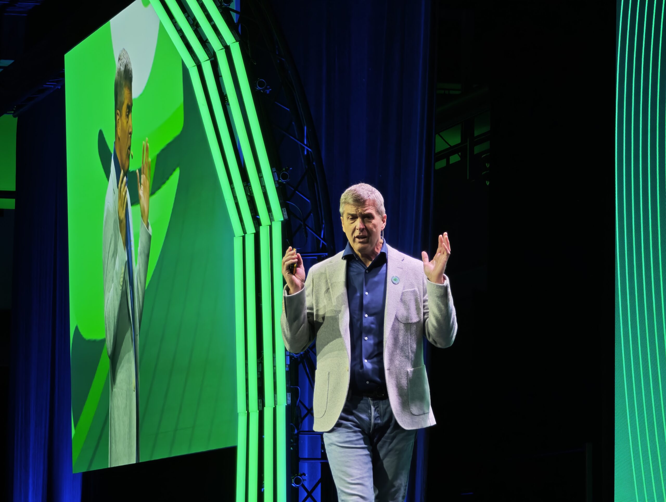 SUSE underestimated demand for VMware alternative, CEO admits