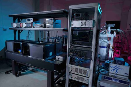 TU Delft and Fujitsu build prototype quantum computer using diamond spins