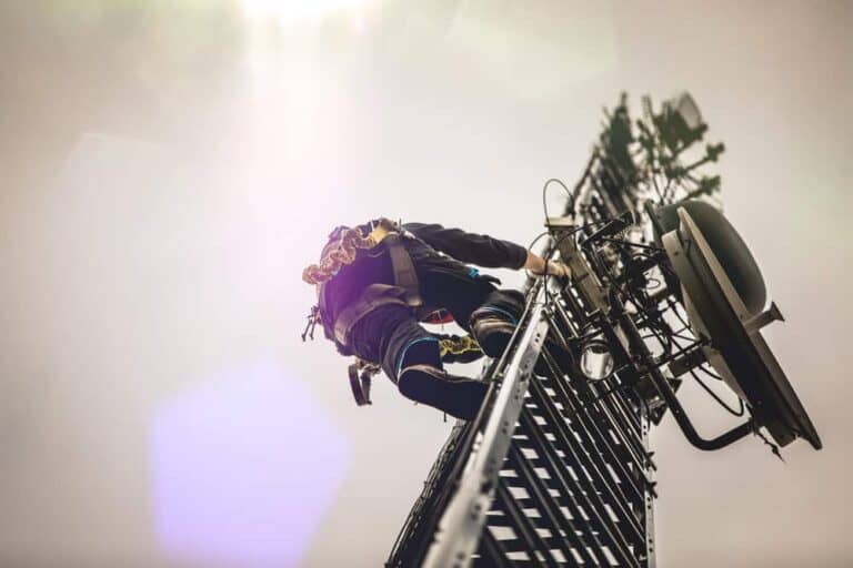 Telecom sector gets more time to phase out high-risk suppliers